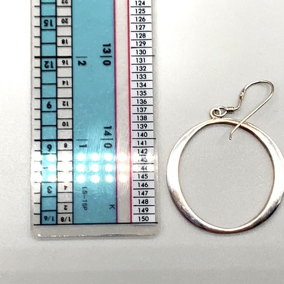 Cute circular sterling silver earrings lightweight and easy to wear! 🌺 - Picture 2 of 3